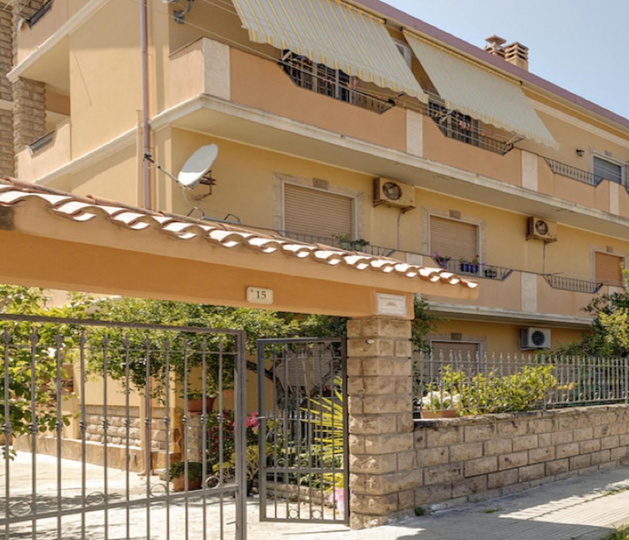 Appartamento Casa Vostra Bosa Exteriör bild